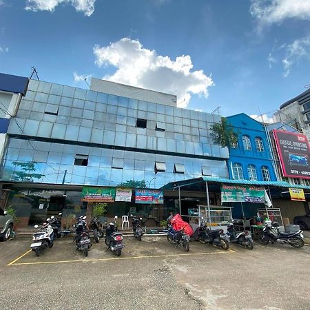 Oyo 92702 Minang Jaya Hotel Nagoya Bagian luar foto