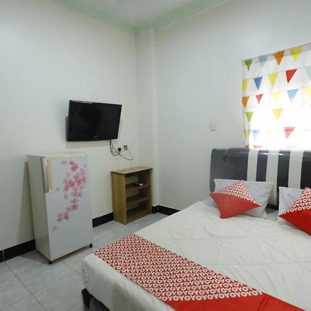Oyo 92702 Minang Jaya Hotel Nagoya Bagian luar foto