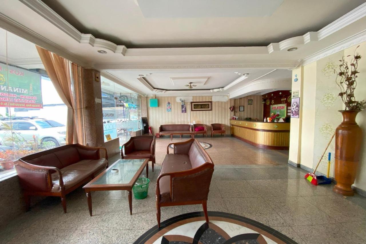 Oyo 92702 Minang Jaya Hotel Nagoya Bagian luar foto