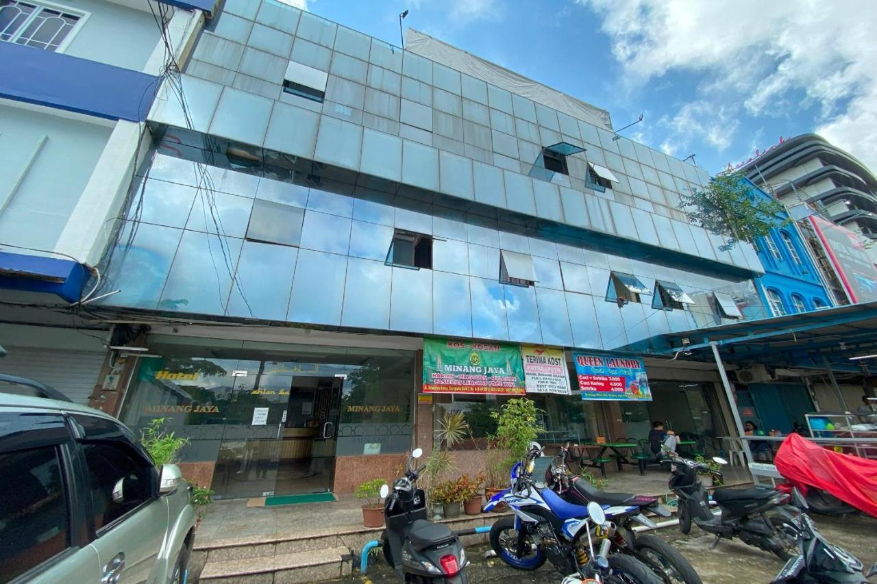 Oyo 92702 Minang Jaya Hotel Nagoya Bagian luar foto