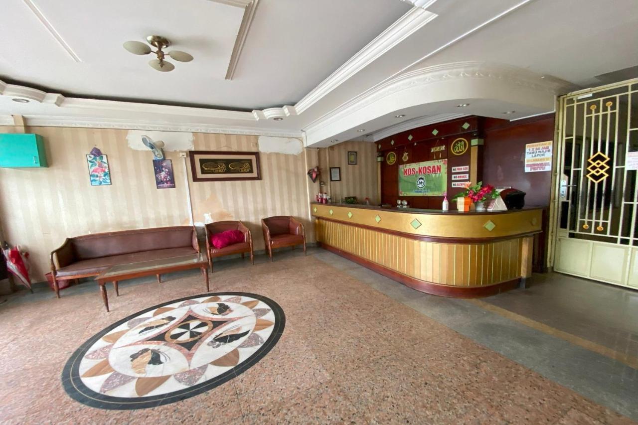 Oyo 92702 Minang Jaya Hotel Nagoya Bagian luar foto