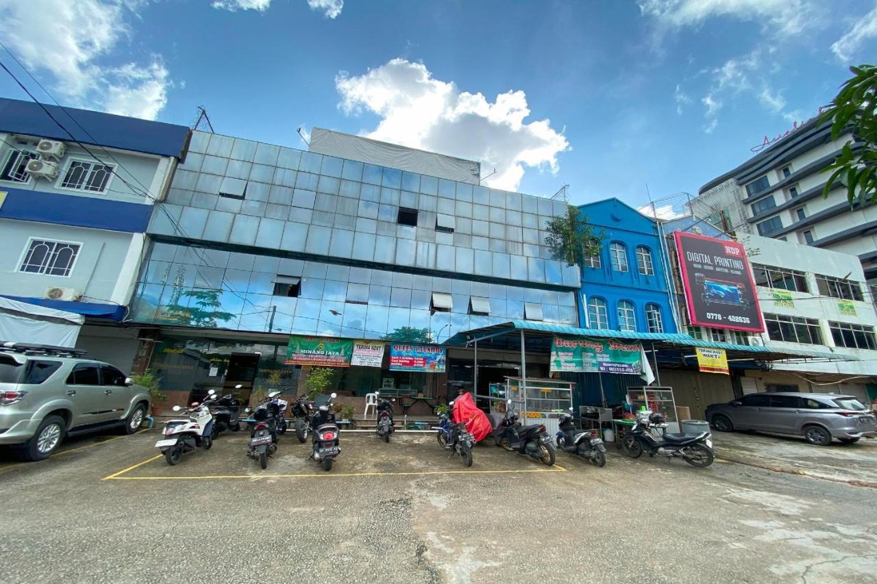 Oyo 92702 Minang Jaya Hotel Nagoya Bagian luar foto