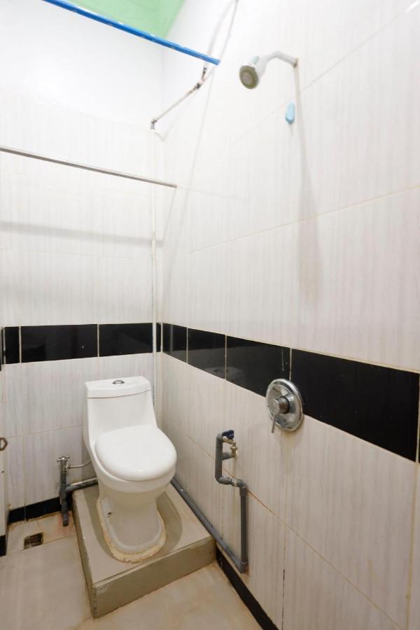 Oyo 92702 Minang Jaya Hotel Nagoya Bagian luar foto