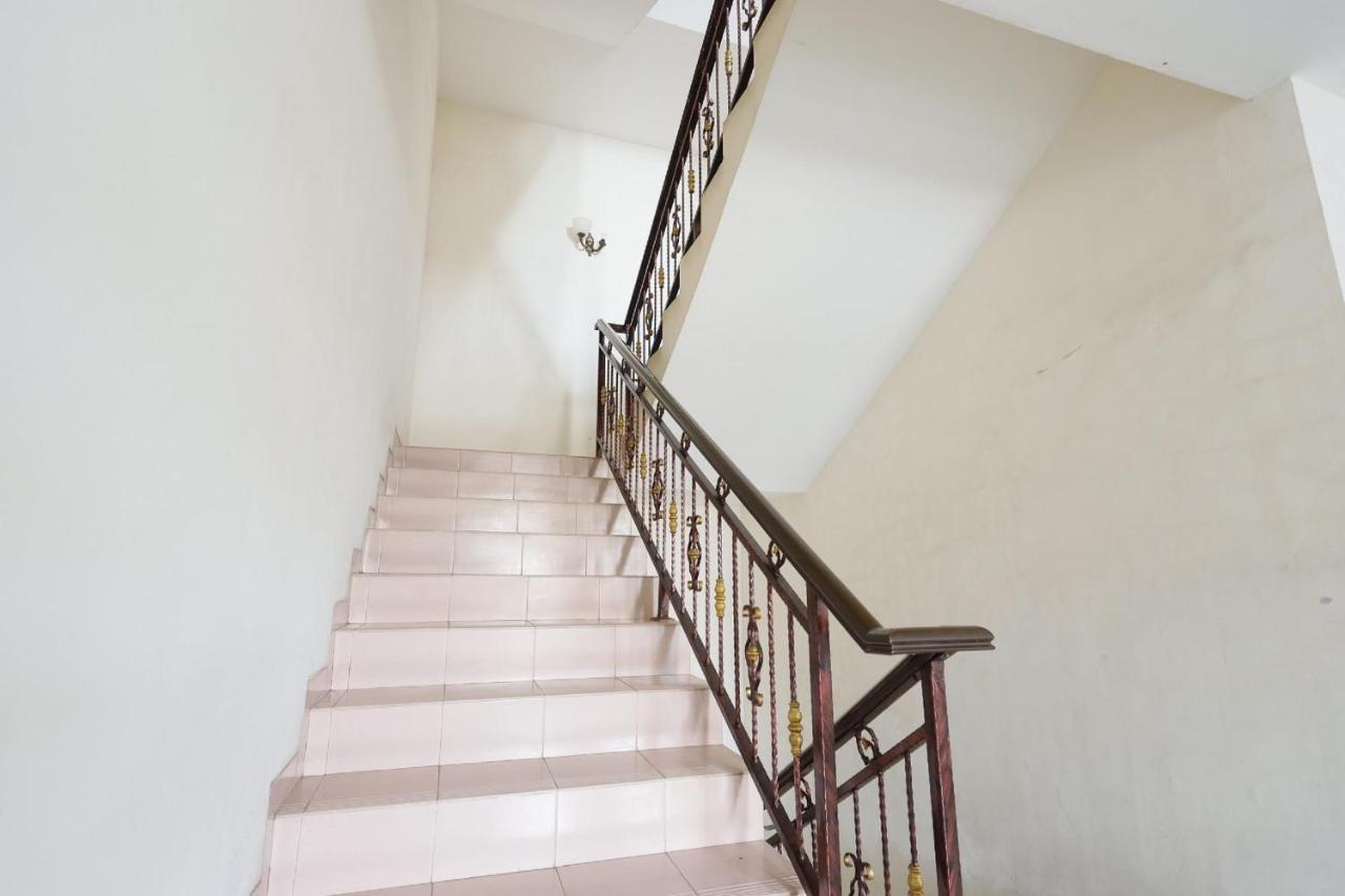 Oyo 92702 Minang Jaya Hotel Nagoya Bagian luar foto
