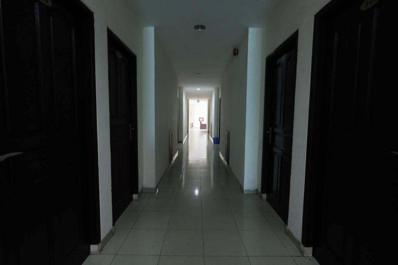 Oyo 92702 Minang Jaya Hotel Nagoya Bagian luar foto